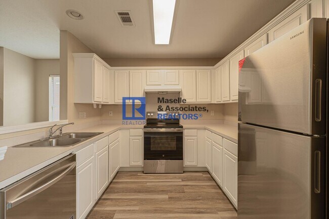 Building Photo - 2 Bed 2 Bath Near the Reservoir