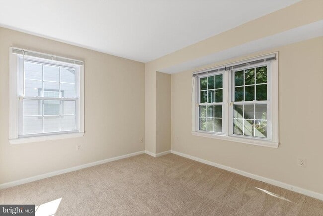 Building Photo - 208 Bristol Downs Dr
