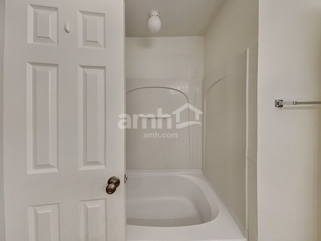 Building Photo - 6170 Galloway Ln