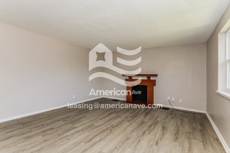 Building Photo - 515 Verona Rd