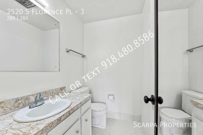 Building Photo - 2520 S Florence Pl