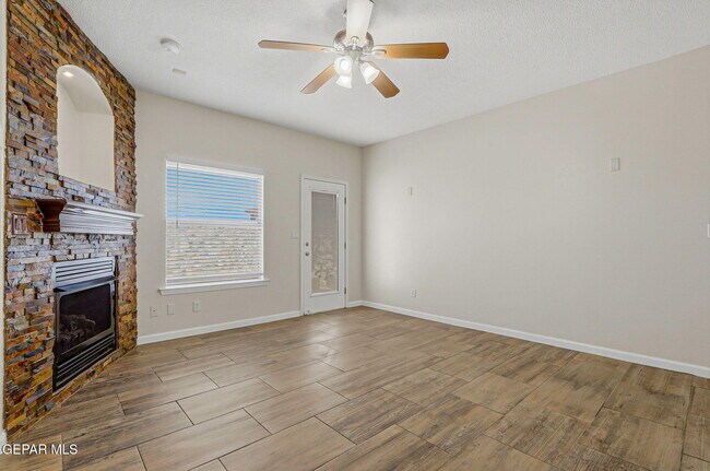 Building Photo - 13709 Paseo Sereno Dr