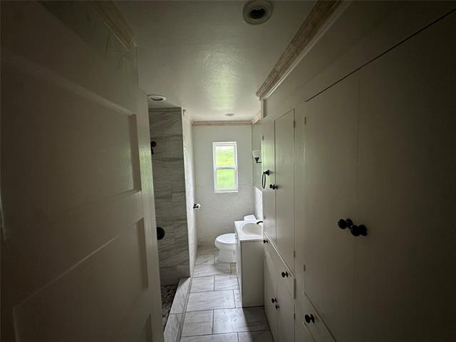 Building Photo - 2806 Hedgerow Dr