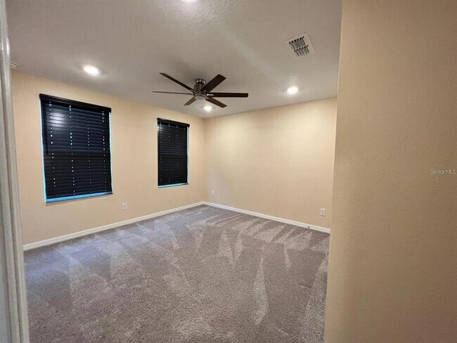Building Photo - 700 Split Hoof Dr