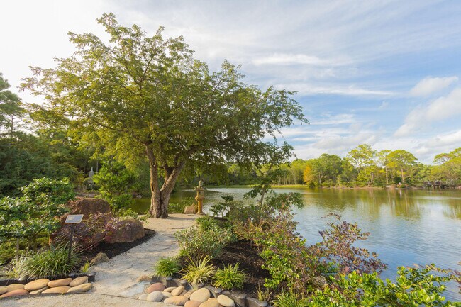 Building Photo - 299 SW 7th St