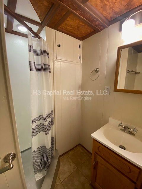 Building Photo - 117 N Shamrock St