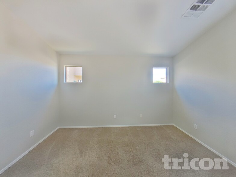 Building Photo - 35770 W Velazquez Dr