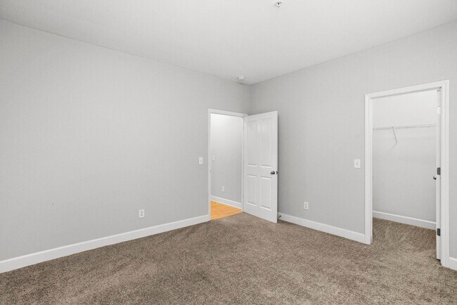 Building Photo - 8441 Callabee Way