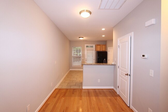 Building Photo - 3 Story Townhome near Brier Creek!
