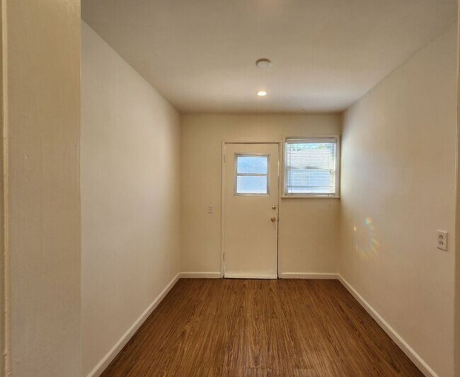 Building Photo - 12219 Ocean Park Blvd