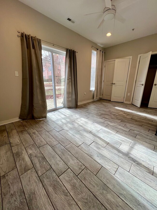 Building Photo - Gorgeous 3-Bedroom Townhome with One-Car G...