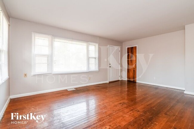 Building Photo - 145 Oleta Dr