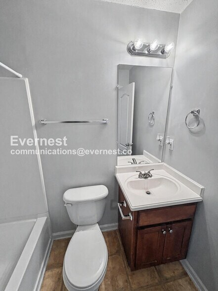 Building Photo - 8637 Thomas Rd