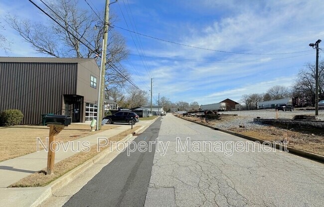 Building Photo - 153 Minden Ave