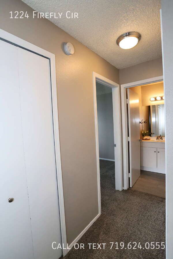 Building Photo - 1224 Firefly Cir