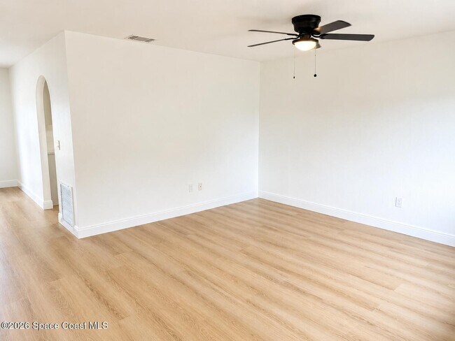 Building Photo - 1231 Mariposa Dr NE