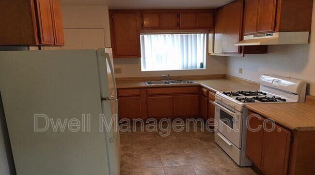 Primary Photo - 5240 Margaret St