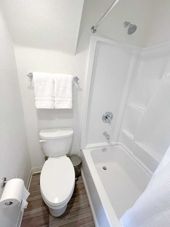 Building Photo - 2515 Burnet Ave