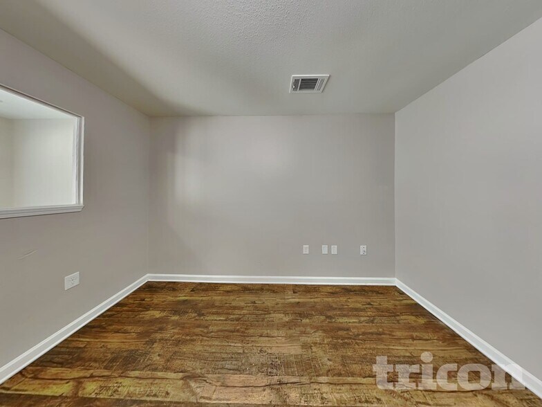 Building Photo - 5251 Grays Ridge Dr