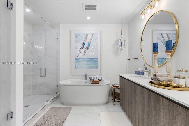 Building Photo - 17550 Collins Ave