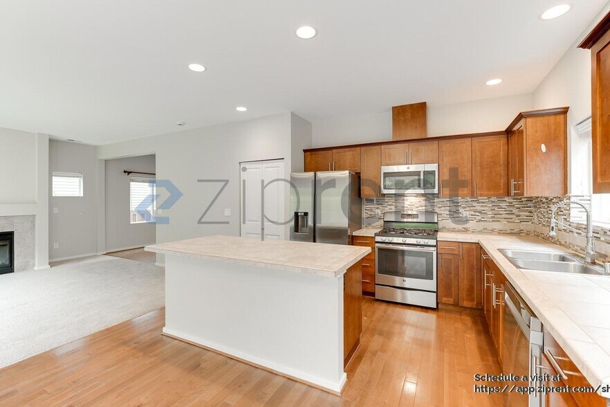 Building Photo - 1715 43rd St NE
