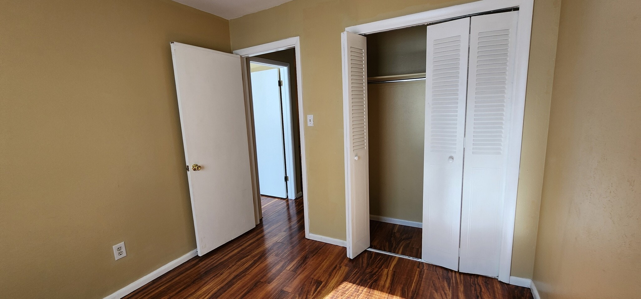 Building Photo - 188 Paris Cir