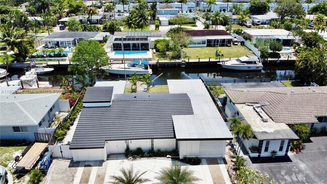 Building Photo - 1720 SW 23rd Ave