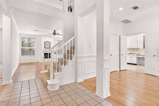 Building Photo - 8 Greentwig Pl