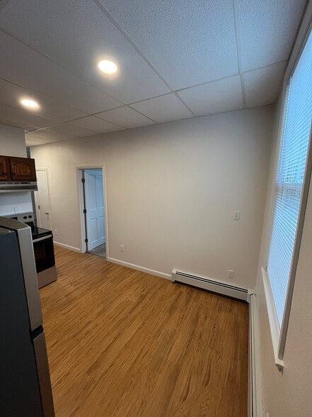 Building Photo - 66 Weld St