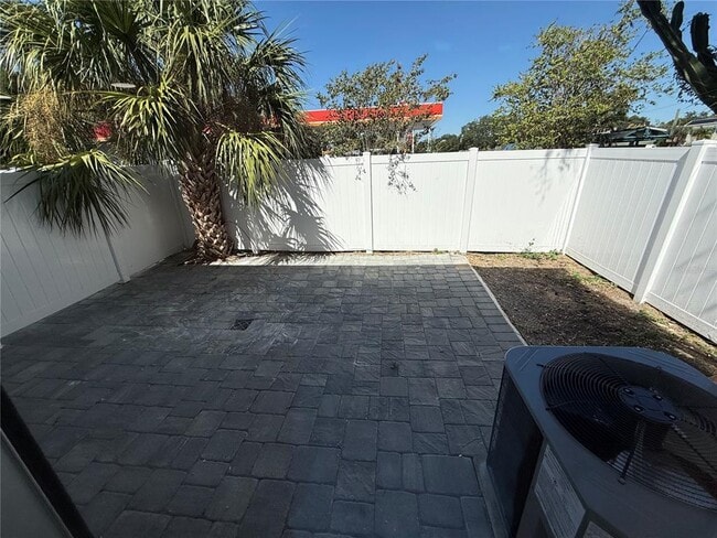 Building Photo - 3007 S Manhattan Ave