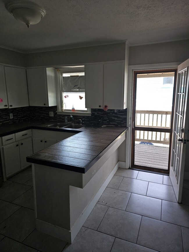 Building Photo - 5208 Bernardo De Galvez Ave