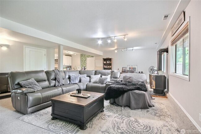 Building Photo - 5406 122nd Ave E