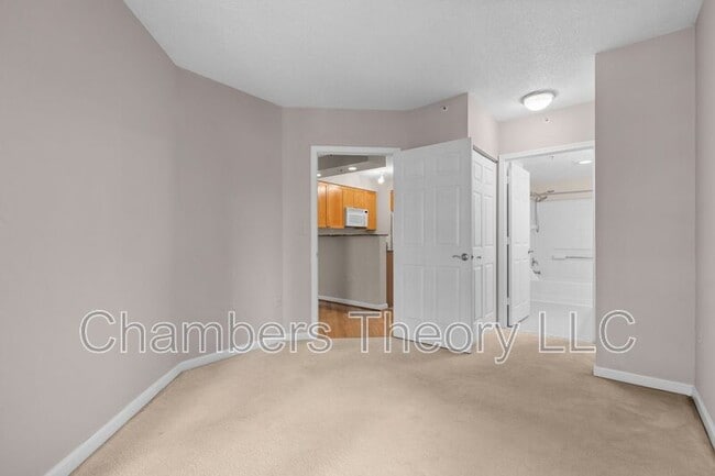 Building Photo - 3101 N Hampton Dr