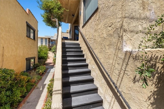 Building Photo - 309 24th St