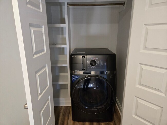 Building Photo - 3 Bedroom 2.5 Bath Townhome located in Valdosta, GA Minutes from Moody