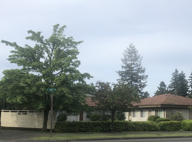 Iola Court Apartments - 8402 E McKinley Ave