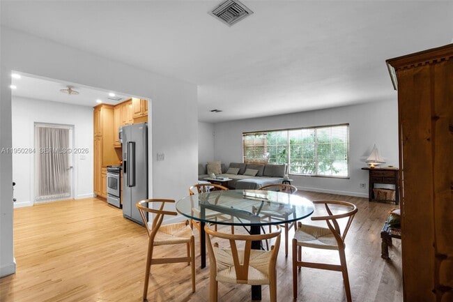 Building Photo - 9550 NW 1st Ave