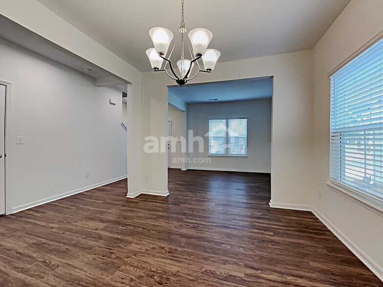 Building Photo - 5038 Twin River Dr