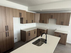 Building Photo - 948 Swoop Dr