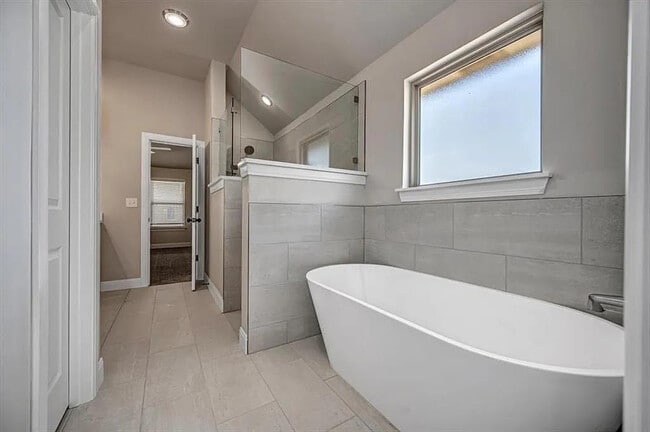 Building Photo - 11616 NW 104th St