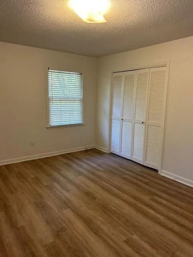 Building Photo - GORGEOUS RENOVATED HOME