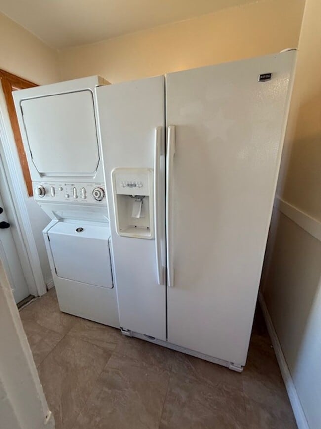 Building Photo - Corner lot home with Lots of Curb Appeal