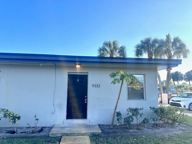 Building Photo - 9326 Sunrise Dr