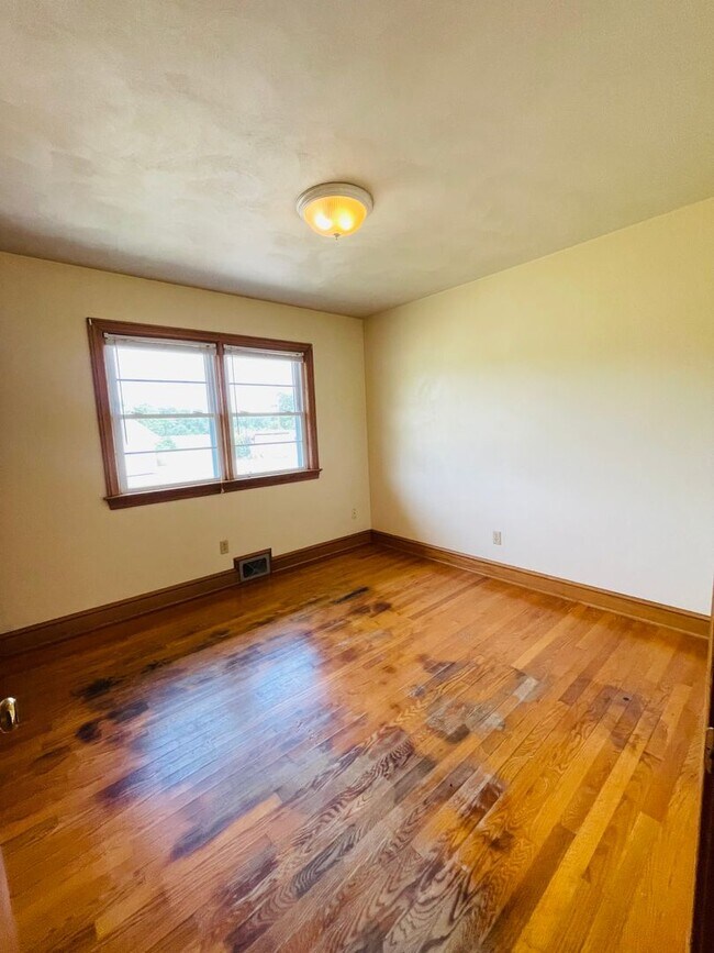 Building Photo - Home for Rent in Dayton