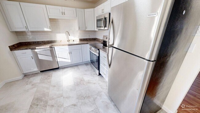 Building Photo - South Colonie Schools 2BR 1BA