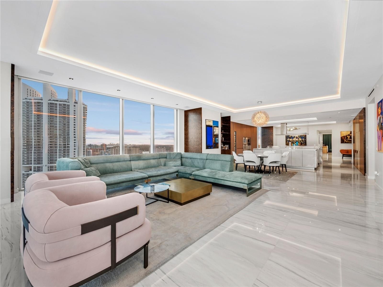 Building Photo - 18501 Collins Ave