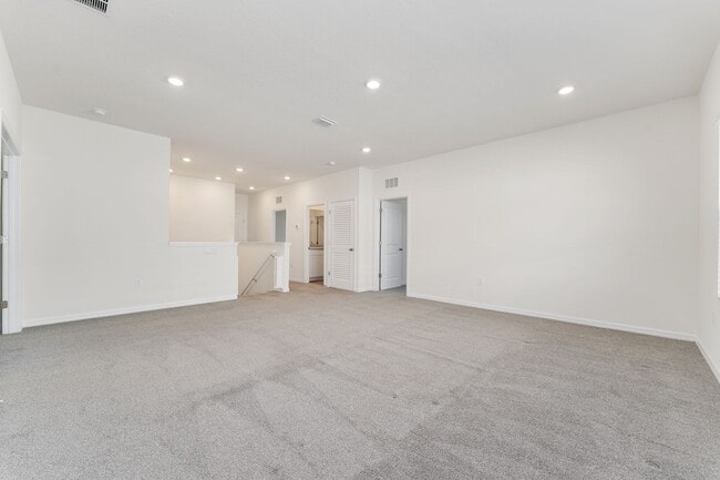 Building Photo - 1386 NW 132nd Cir