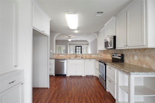 Building Photo - 14876 Cetus Ct