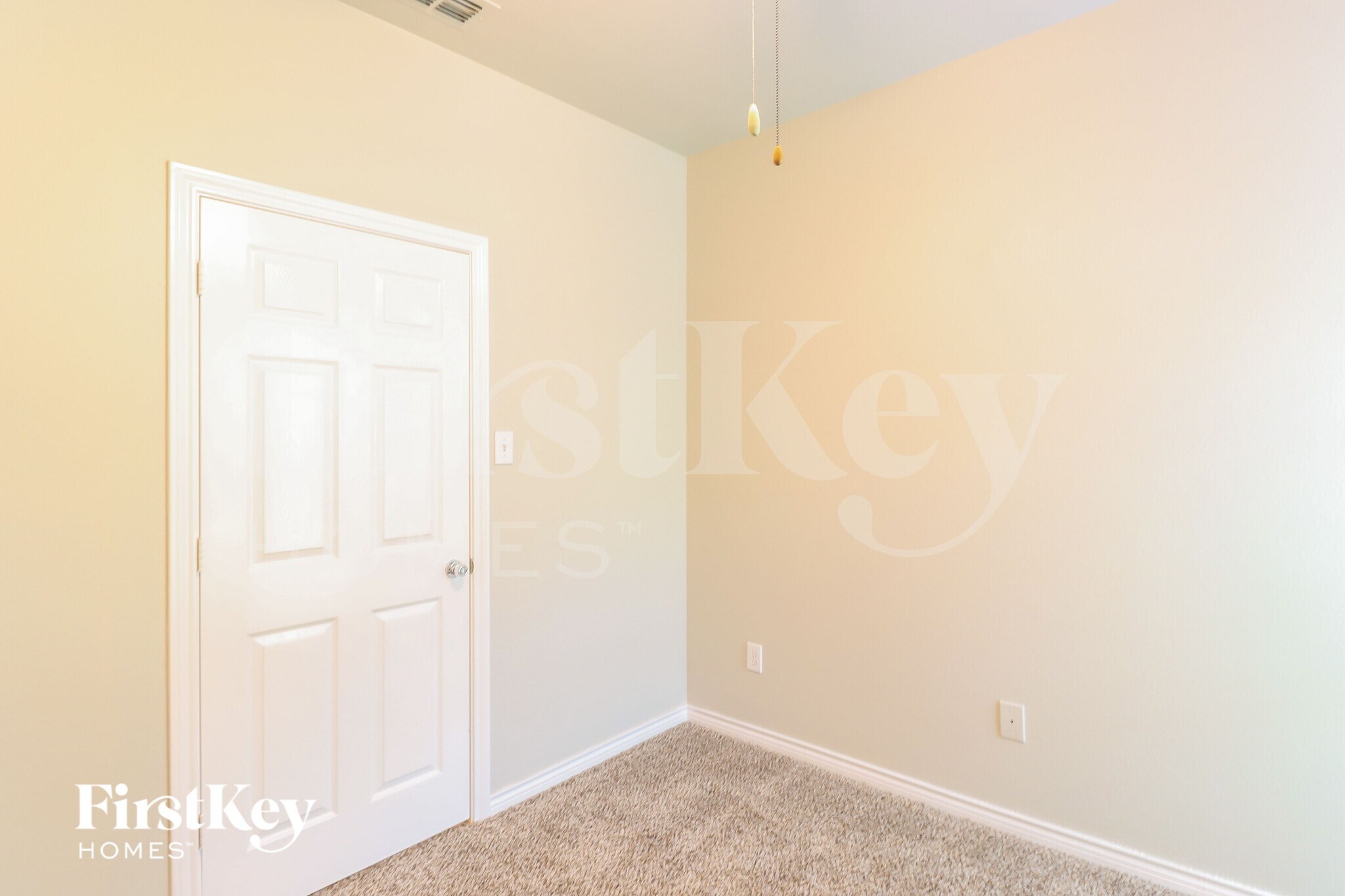 Building Photo - 2204 Reedway Ct