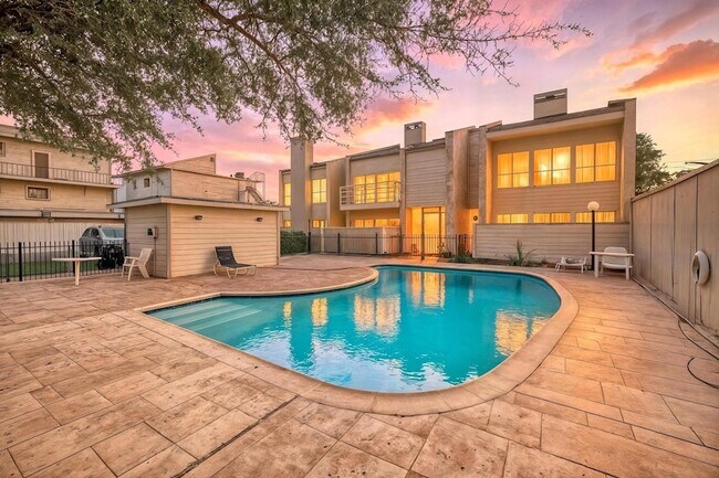 Building Photo - 6019 Winsome Ln